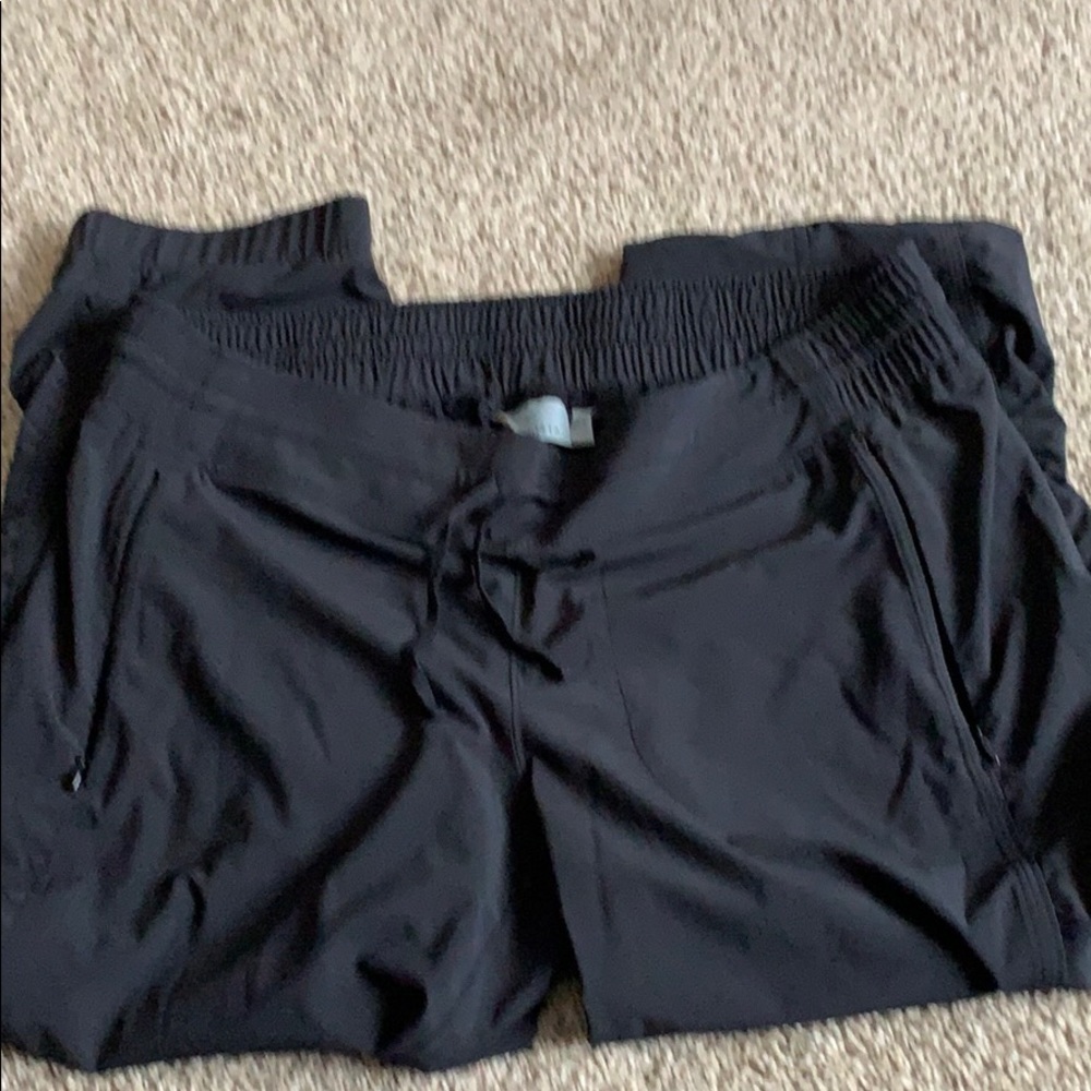 Athletes Cropped Pants
